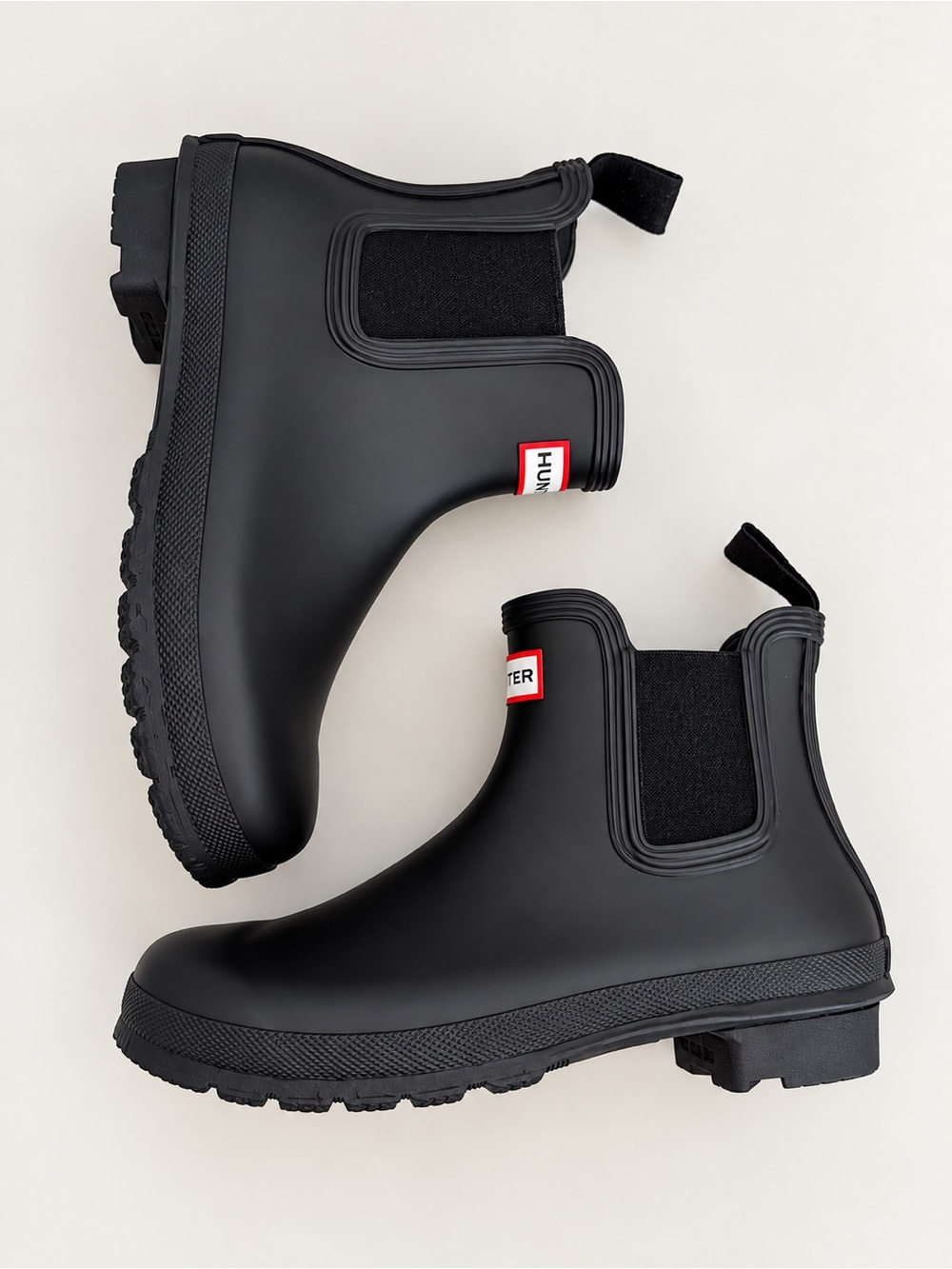 HUNTER Women’s Original Chelsea Boots in Black
